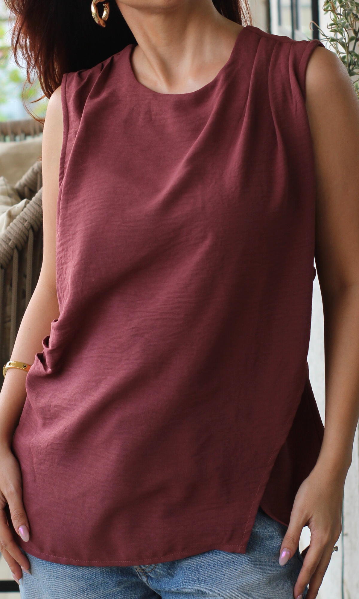 Rouge Side Cut Sleeveless Top