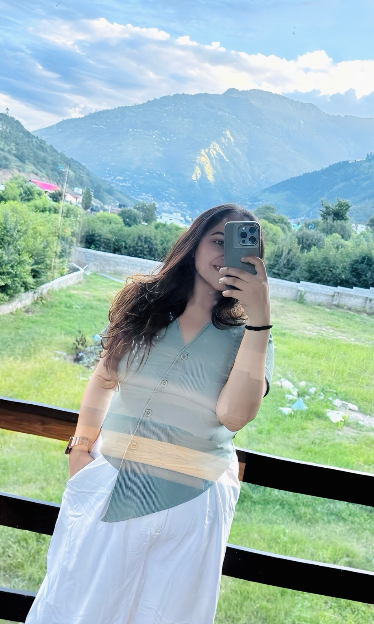 Minted Sage Ribbed Side-Cut Sleeved Waist Coat