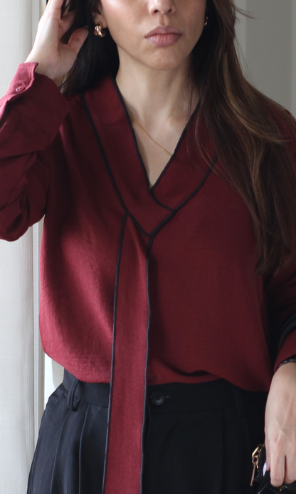 Berry Red-Black Knot Detail Top