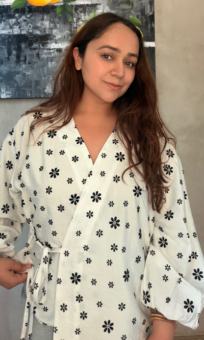 Black Flower Embroidered Kimono
